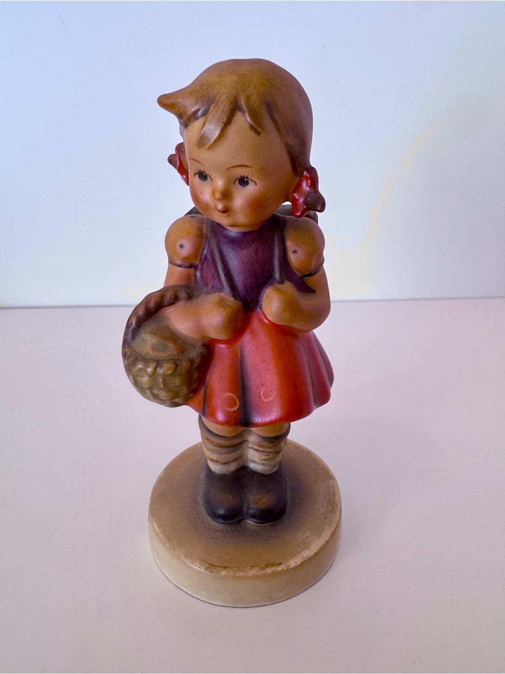 Vintage Goebel Hummel "School Girl" Figurine #81 2/0